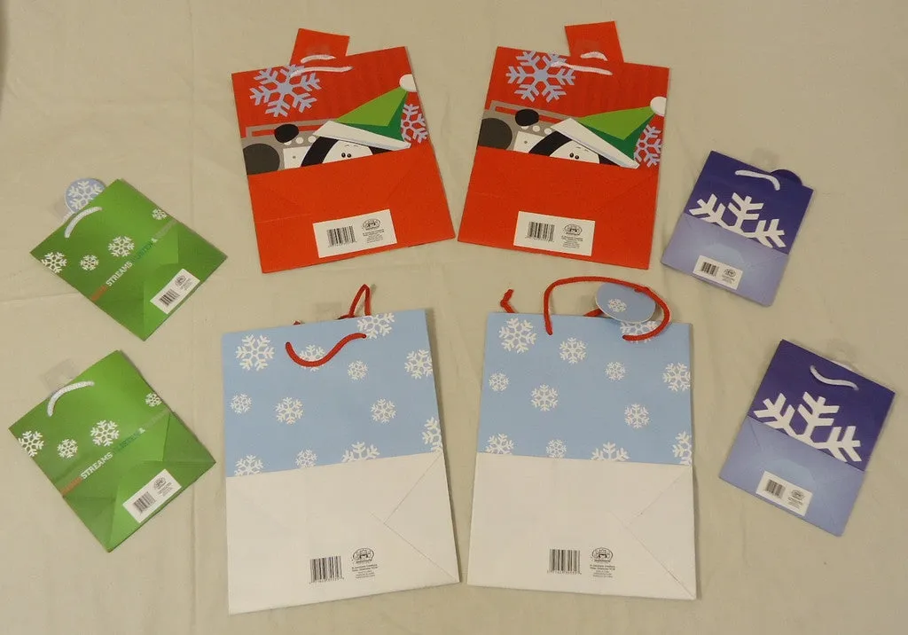 Christmas Gift Bags 2 sizes see decription 4 Styles Qty 8 -- New