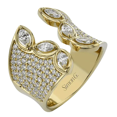 Fashion Ring In 18k Gold With Diamonds