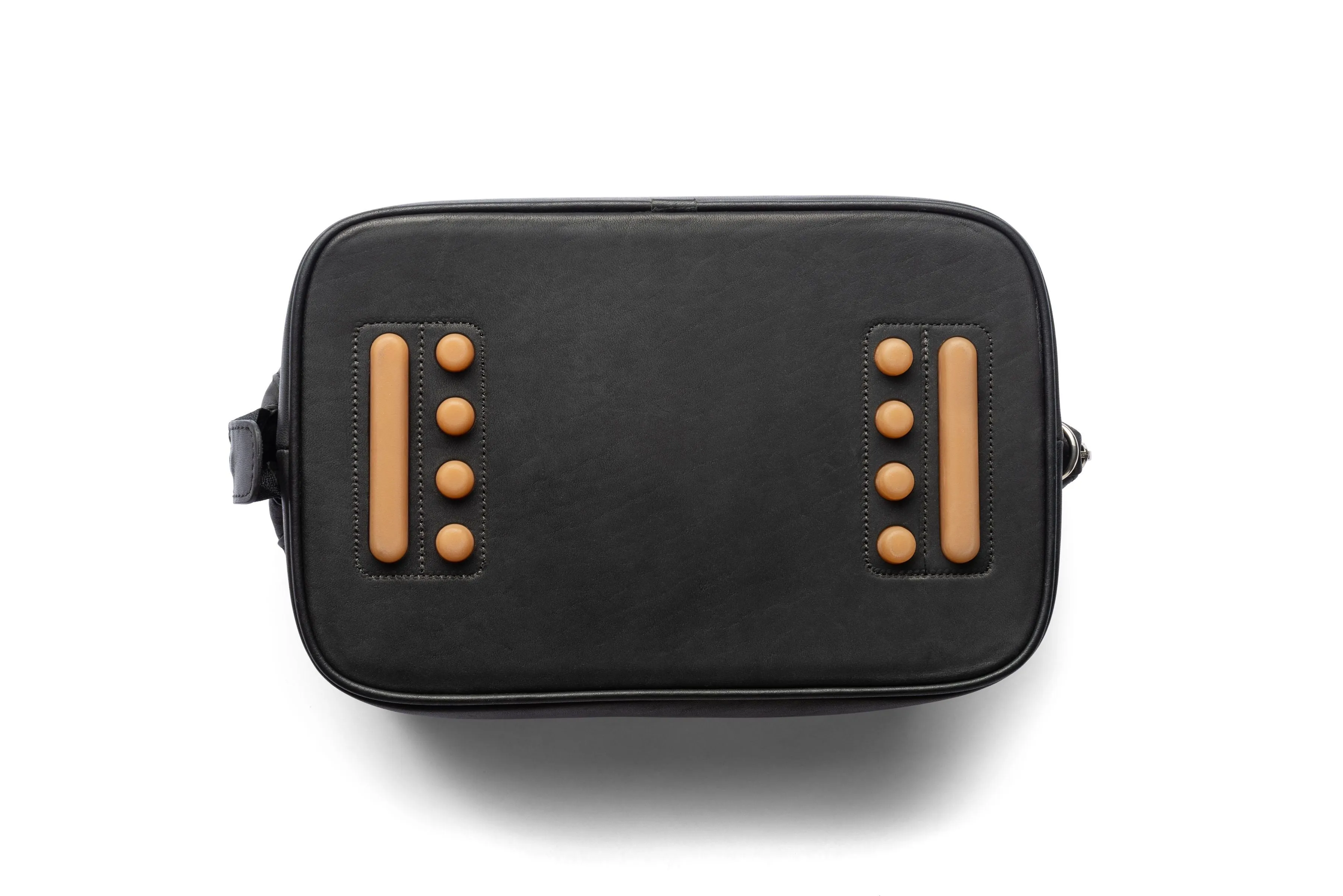 Traditional Leather Travel Bag In Brown Or Black Leather