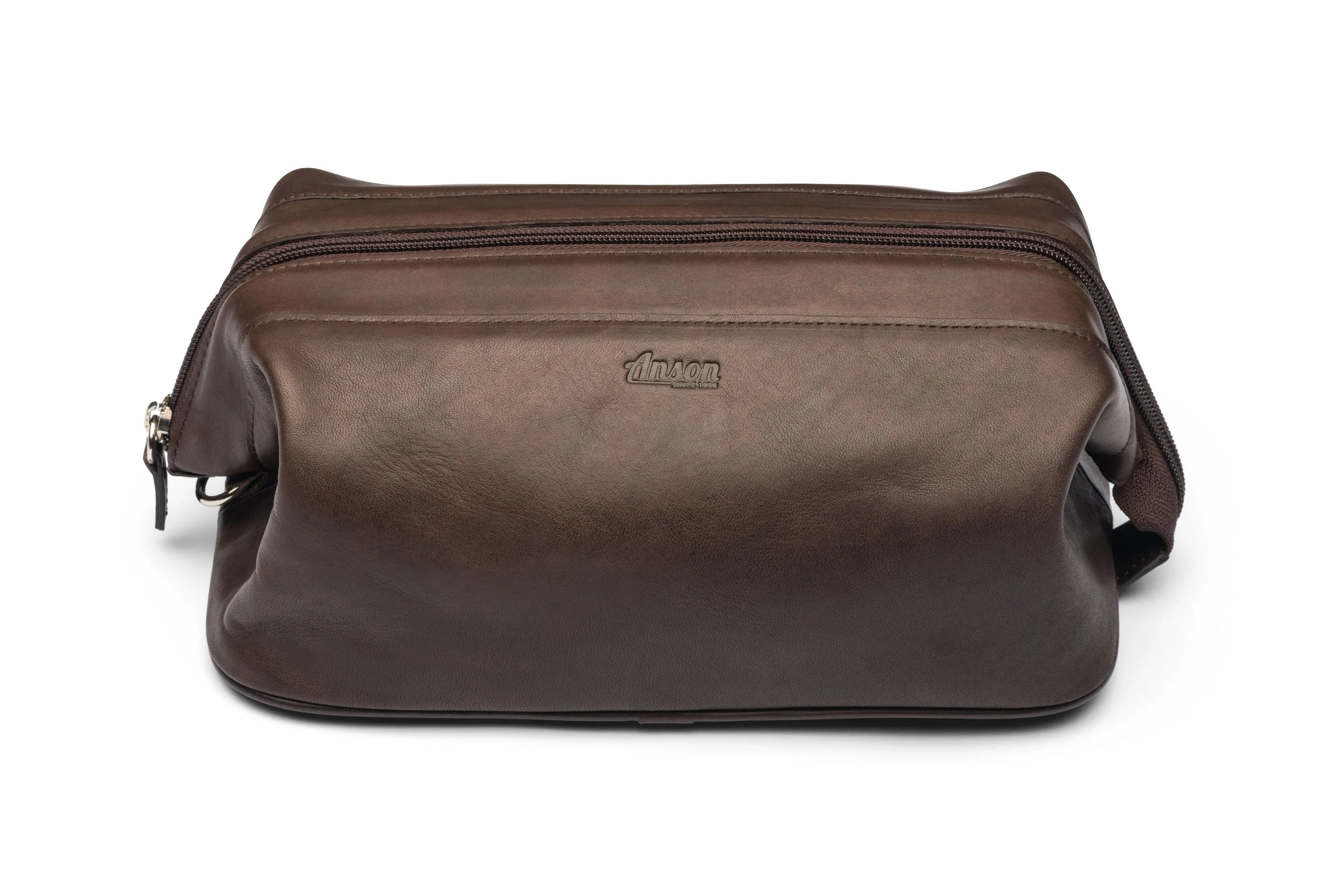 Traditional Leather Travel Bag In Brown Or Black Leather